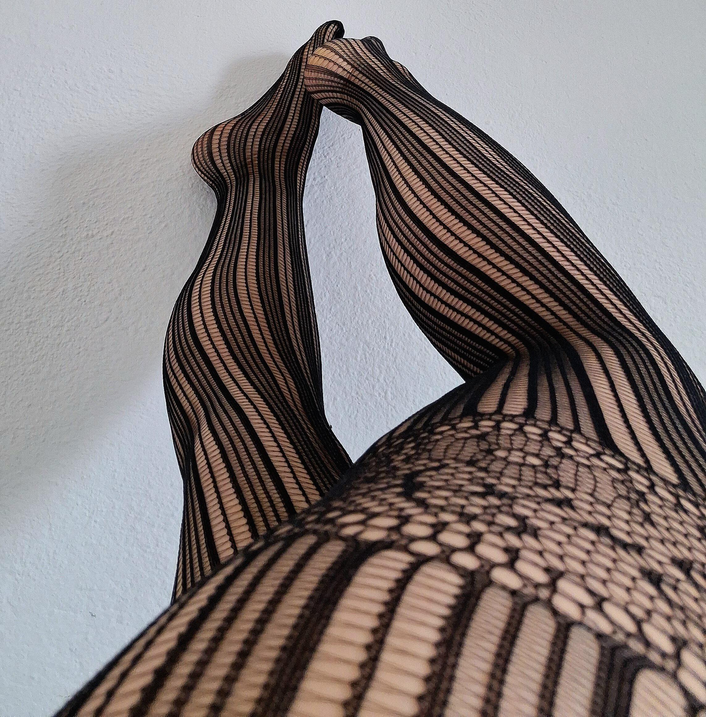 Follow the lines on my tights... they lead exactly where you want to be ✨